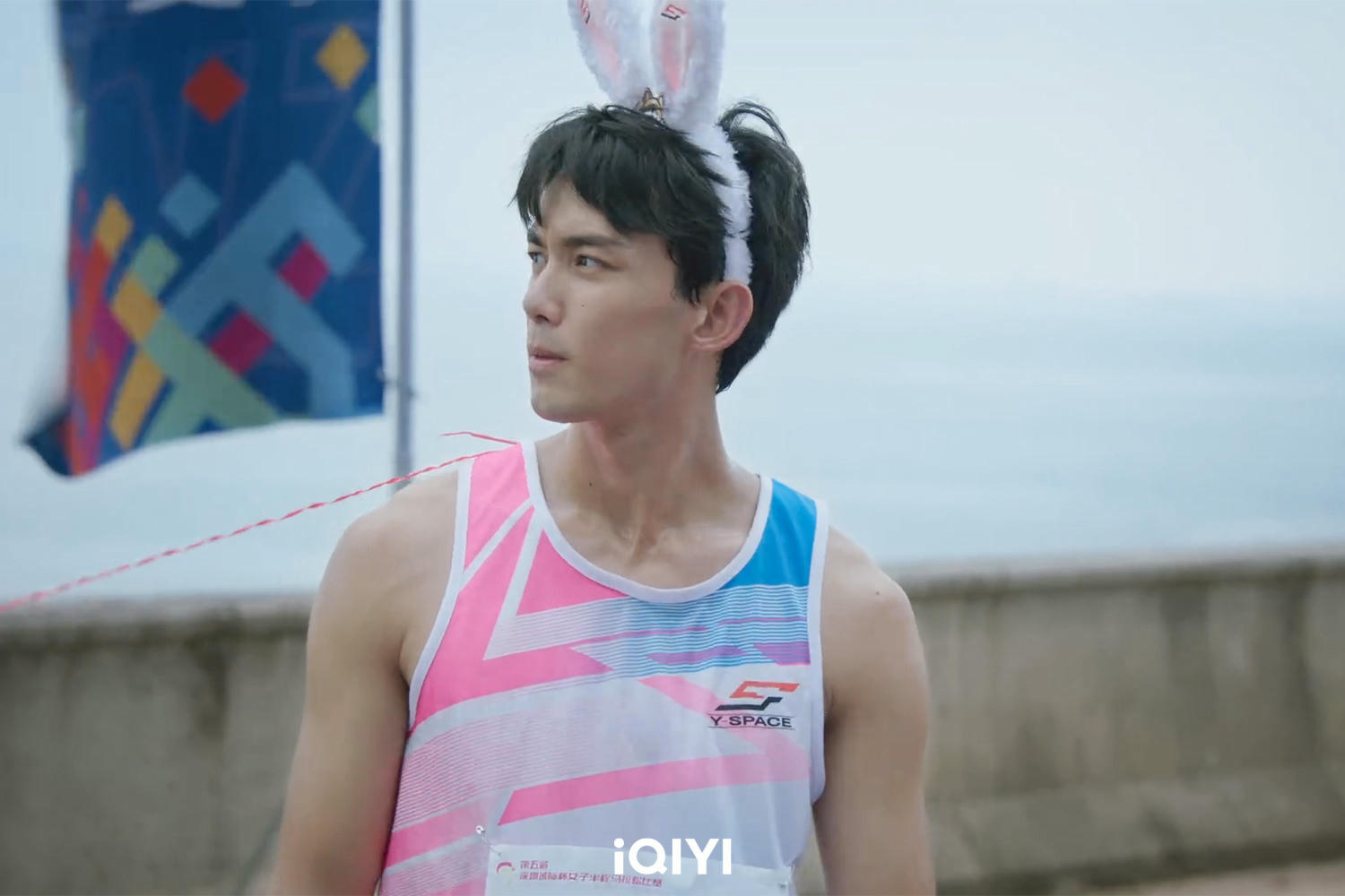 《愛情而已》姊弟戀天花板，吳磊一展好身材，直球狂撩周雨彤！