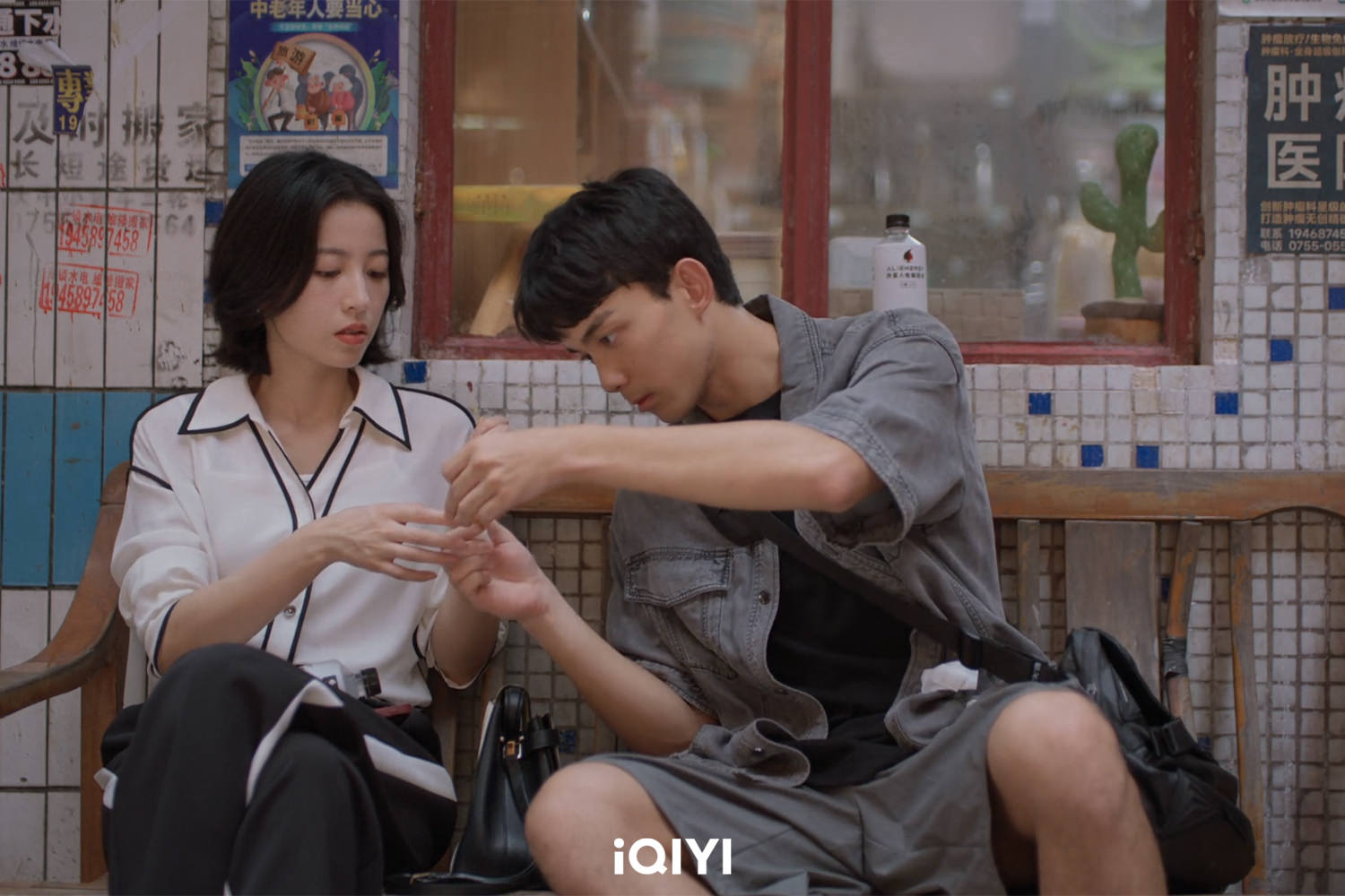 《愛情而已》姊弟戀天花板，吳磊一展好身材，直球狂撩周雨彤！