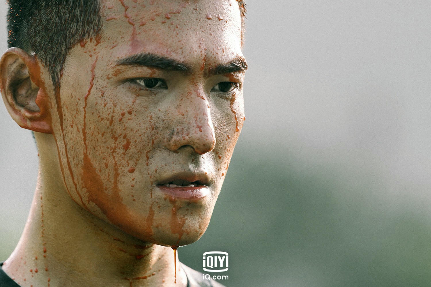 楊洋《特戰榮耀》單手扔油桶魅力值再度爆棚！受封行走的費洛蒙卻出現嘔吐反應！？