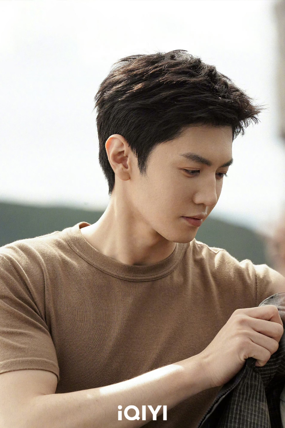 《白色橄欖樹》殺青特輯！陳哲遠挑戰陽剛軍人！梁潔成功上位，取代這2位當女主？！