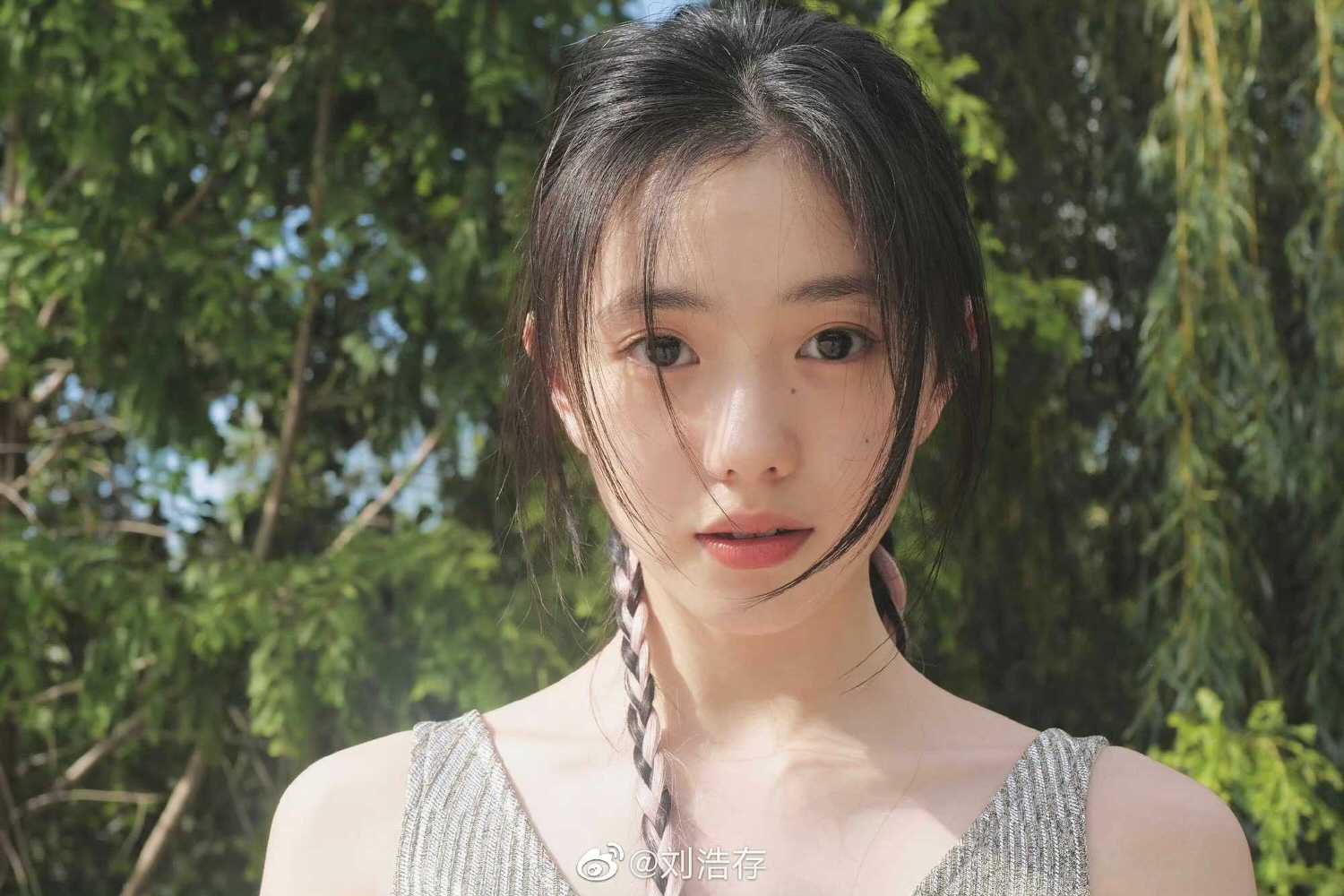 《七根心簡》開機，宋威龍「顏霸」男神登場！劉浩存口碑能否成功逆襲？！