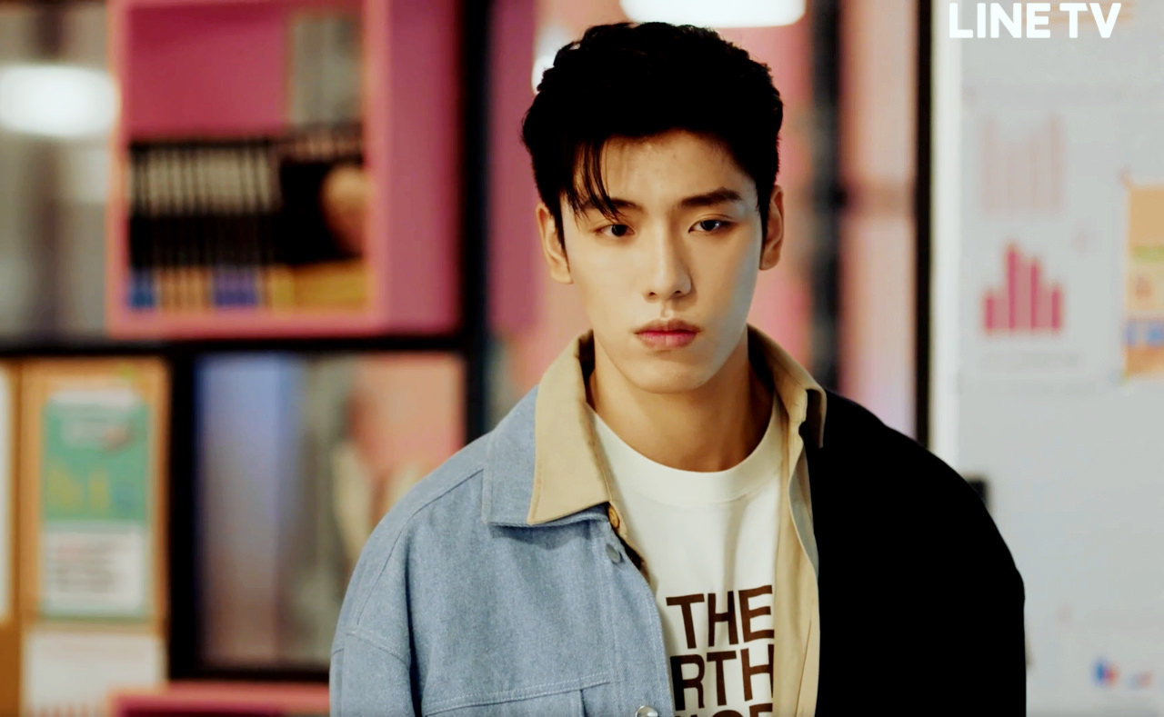 《不會戀愛的我們》金晨當女霸總卻愛無能，王子異小秘書幫急救！惹火場面+戰衣讓劇迷急入坑！