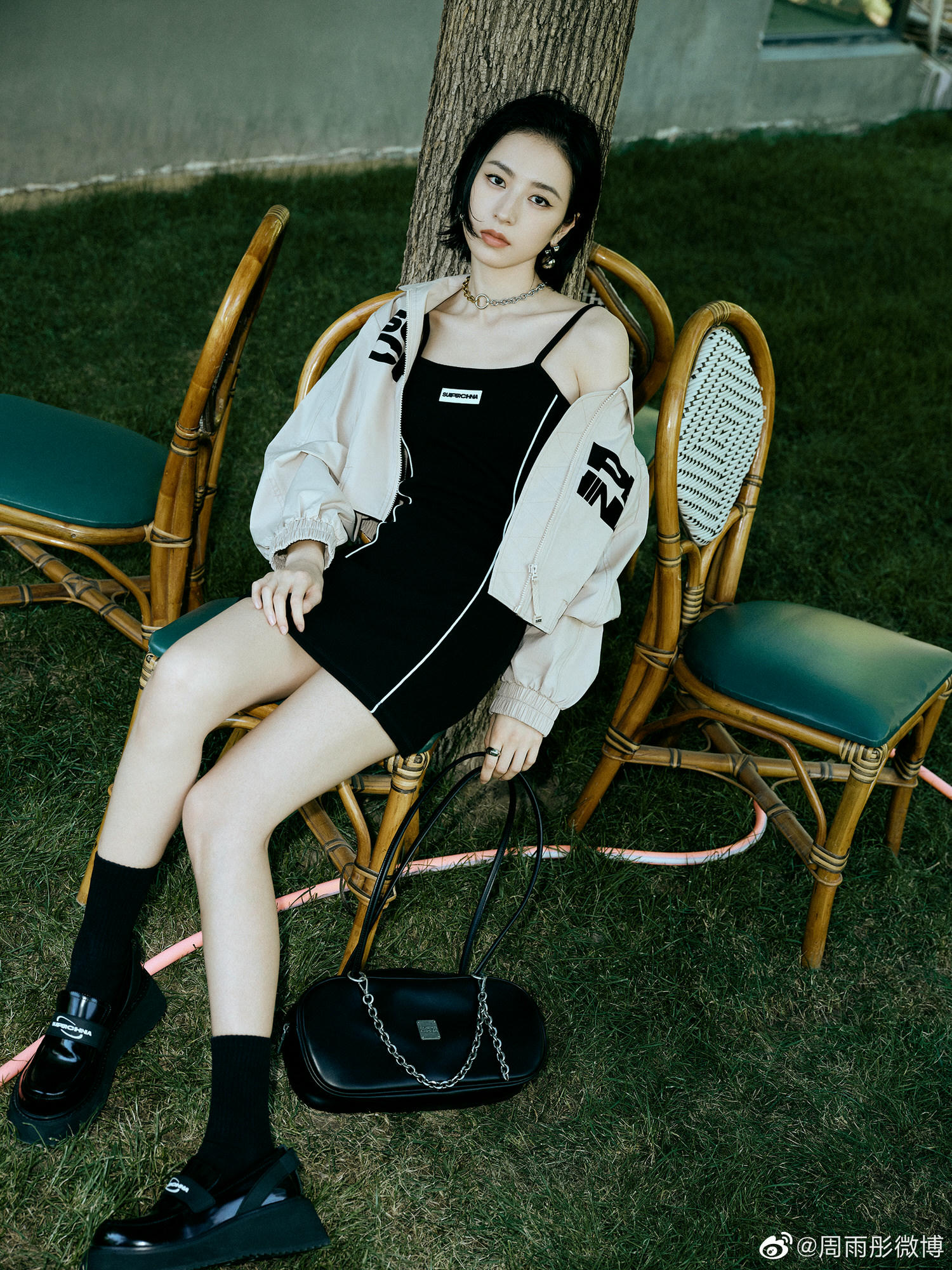 盤點５位高顏「純欲風」的95後小花！周也百變、周雨彤時尚，她激似劉亦菲卻被「討厭」！？