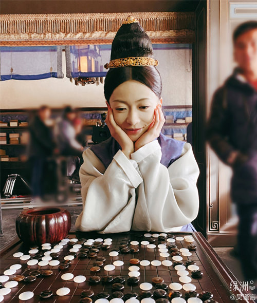 吳謹言許凱新劇《尚食》捲入抄襲風波！烹飪比賽加入圍棋情節，疑向這部美劇致敬？