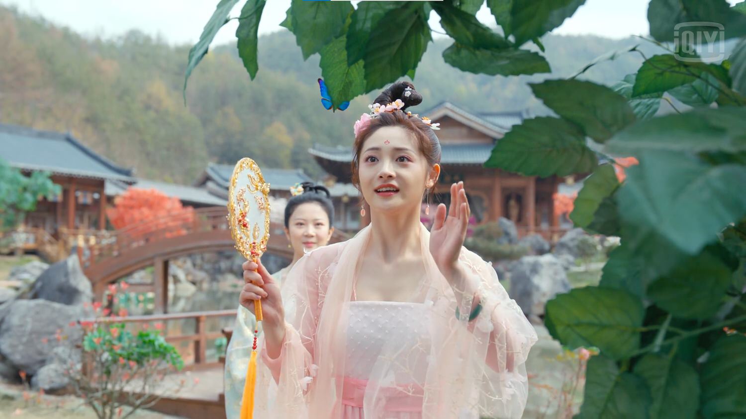 《影帝的公主》影帝徐正溪面對在逃公主周潔瓊，上演「戲中戲」竟當場下跪叩拜！