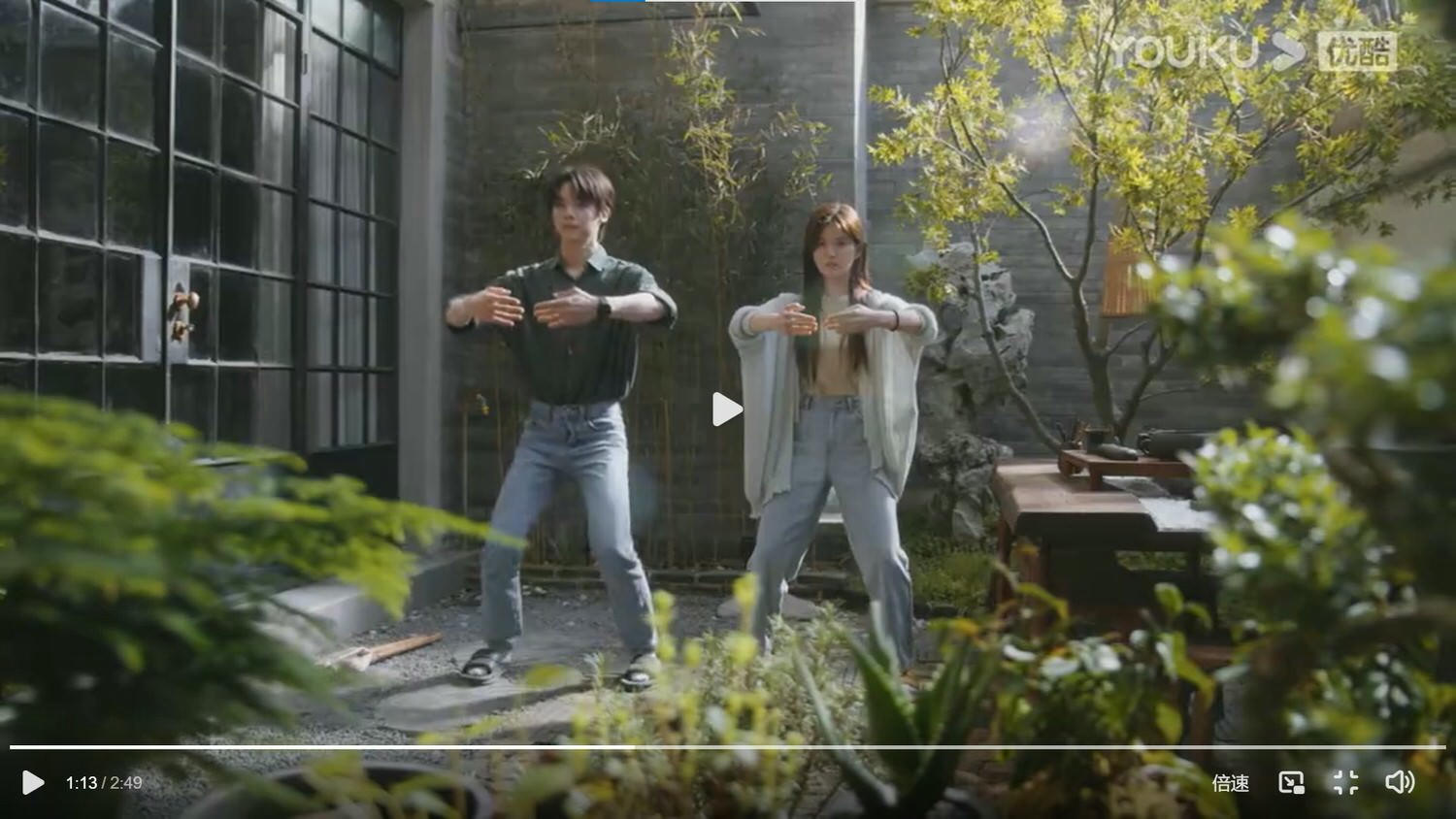 《後浪》今日開播，趙露思時裝新劇變中醫生，搭檔與新生代演員羅一舟！- 陸劇星球