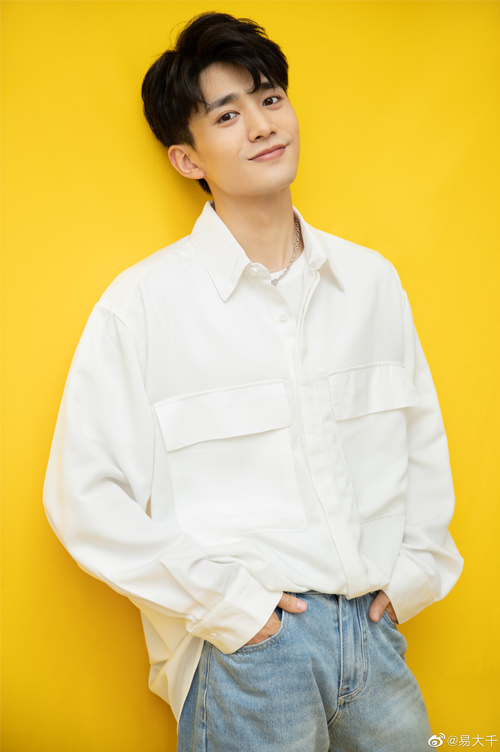 《暴風眼》楊冪母雞帶小雞!張彬彬揪團拍戲,旗下男神竟是他最得寵?! - 第7張圖 《暴風眼》楊冪母雞帶小雞!張彬彬揪團拍戲,旗下男神竟是他最得寵?!