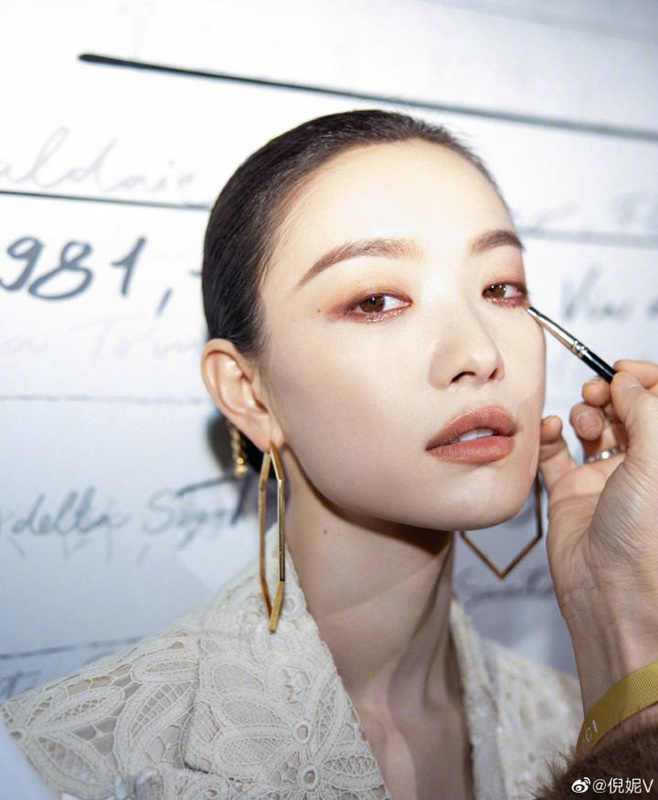 《星河滾燙》李現、倪妮主演，首次合作都市愛情劇，卻傳延後開拍？！