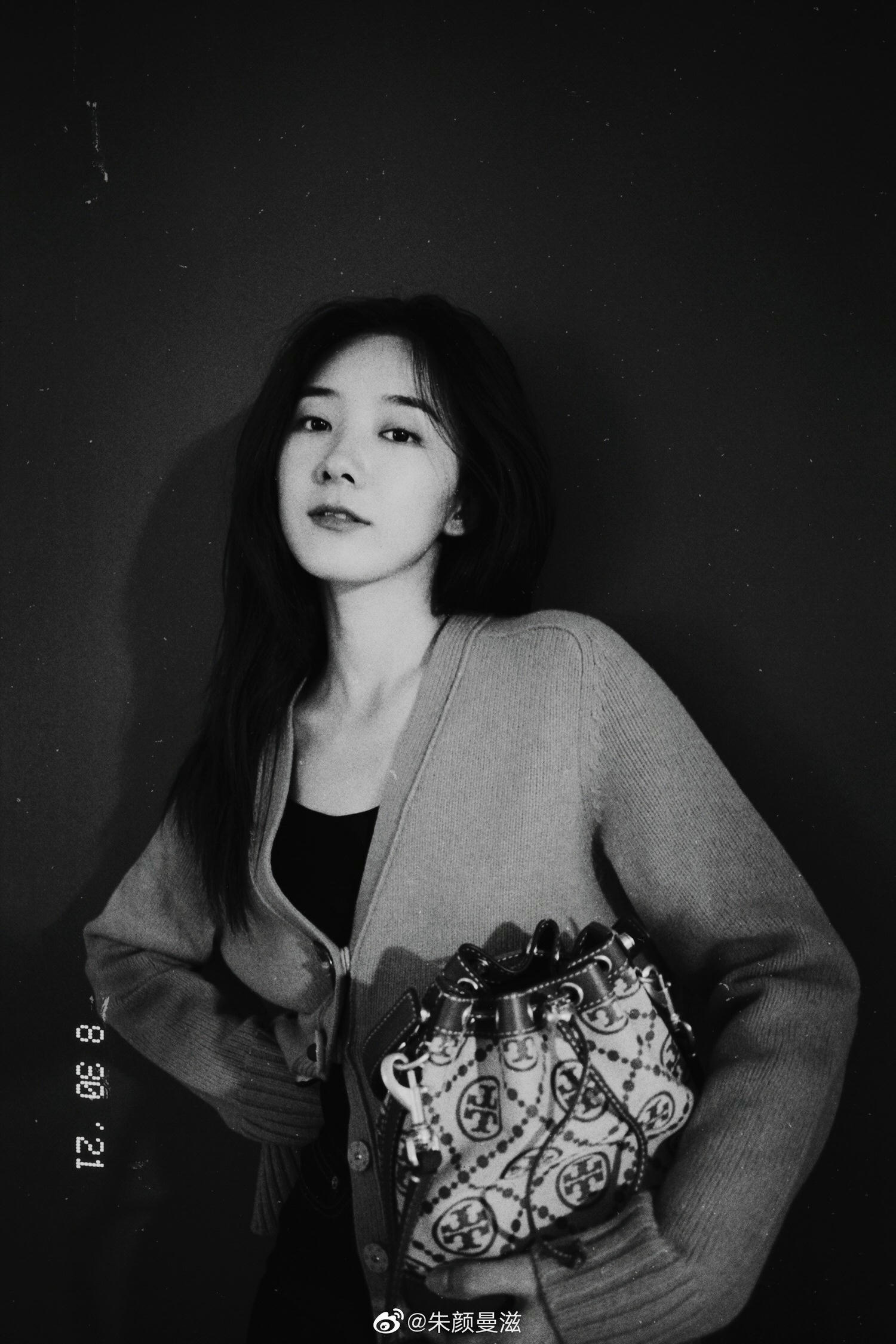 盤點５位高顏「純欲風」的95後小花！周也百變、周雨彤時尚，她激似劉亦菲卻被「討厭」！？