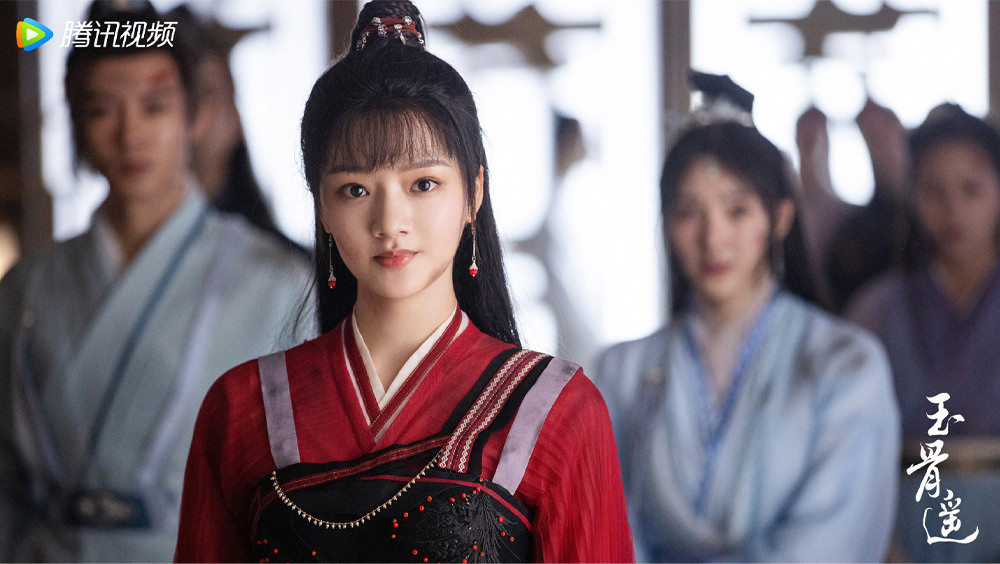 《玉骨遙》肖戰「美強慘」惹心疼，任敏顏值人設成最大嘈點，女配角太美超搶鏡！