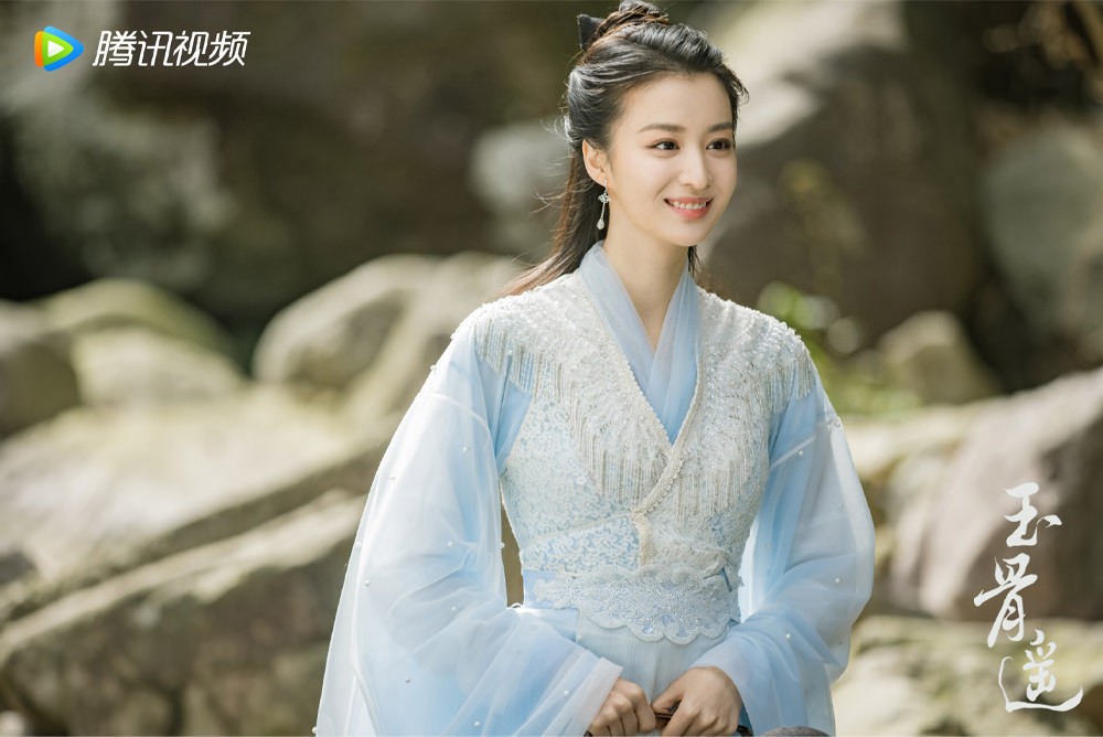 《玉骨遙》肖戰「美強慘」惹心疼，任敏顏值人設成最大嘈點，女配角太美超搶鏡！