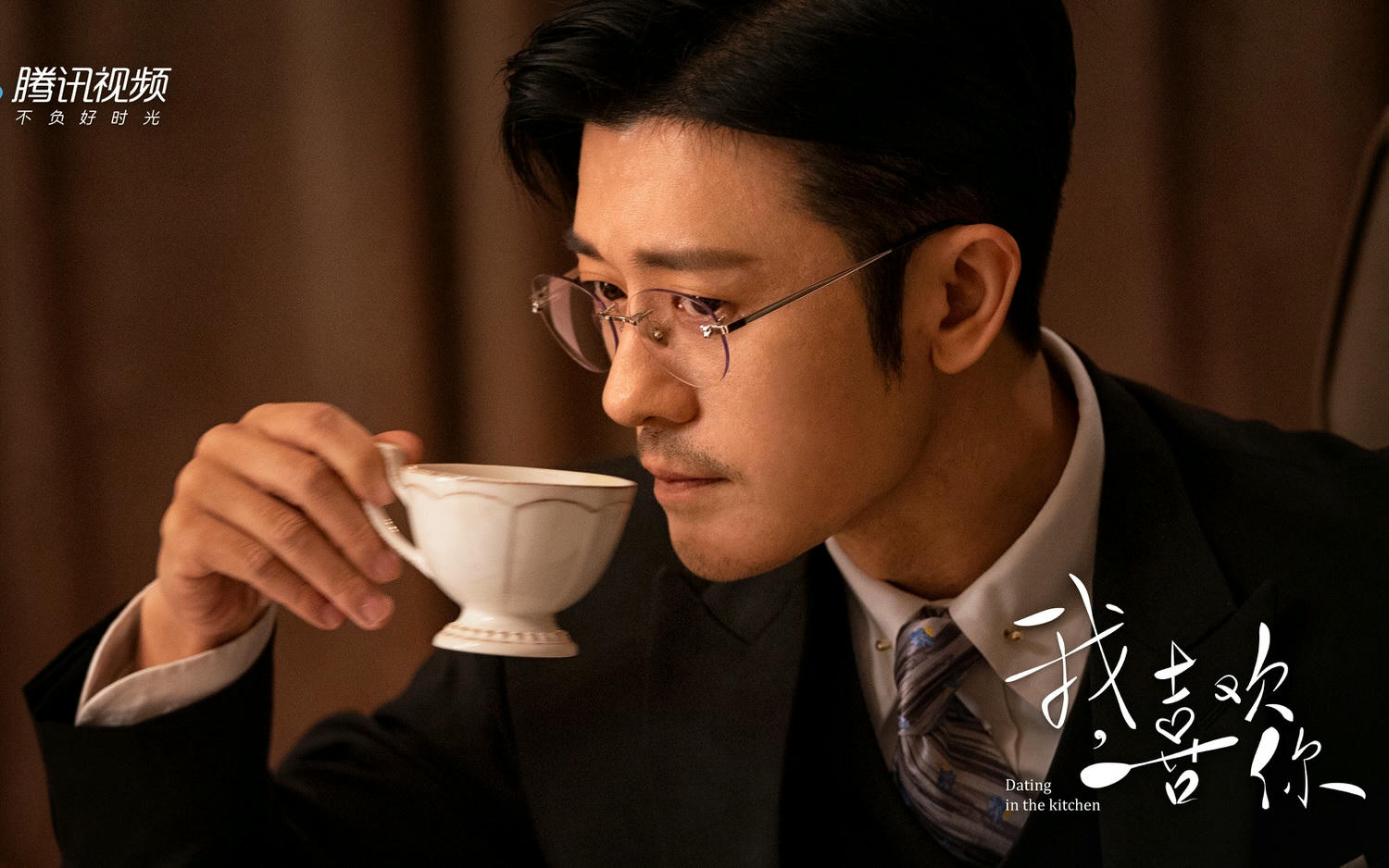 盤點７位「眼鏡殺」男演員，楊洋知性銷魂系、張新成斯文禁慾系，這位大叔的雅痞風居然很性感！？