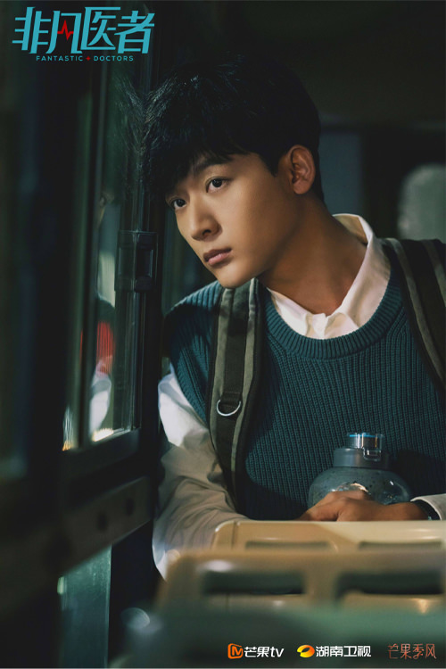 《非凡醫者》張晚意、姜珮瑤,今日開播,改編美劇《良醫墨非》,正面迎戰美、韓版! - 第4張圖 《非凡醫者》張晚意、姜珮瑤,今日開播,改編美劇《良醫墨非》,正面迎戰美、韓版!