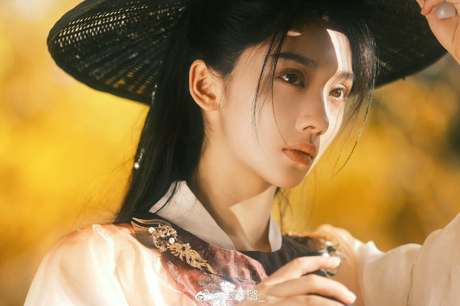 盤點8位待爆「00後小花」|向涵之、包上恩崛起!孫珍妮、趙今麥衝刺當頂流!? - 第7張圖 盤點8位待爆「00後小花」|向涵之、包上恩崛起!孫珍妮、趙今麥衝刺當頂流!?