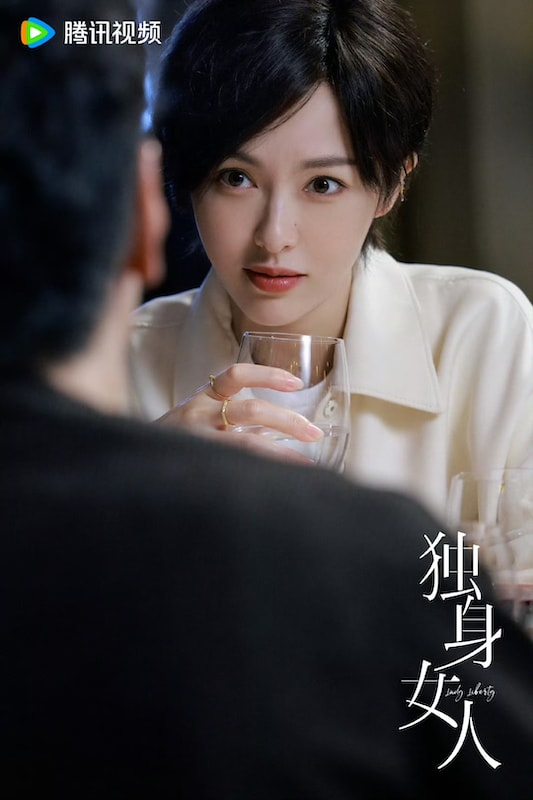 2025陸劇推薦｜必看18部現偶劇，《難哄》、《梟起青壤》、《驕陽似我》高顏值CP拚播放量！