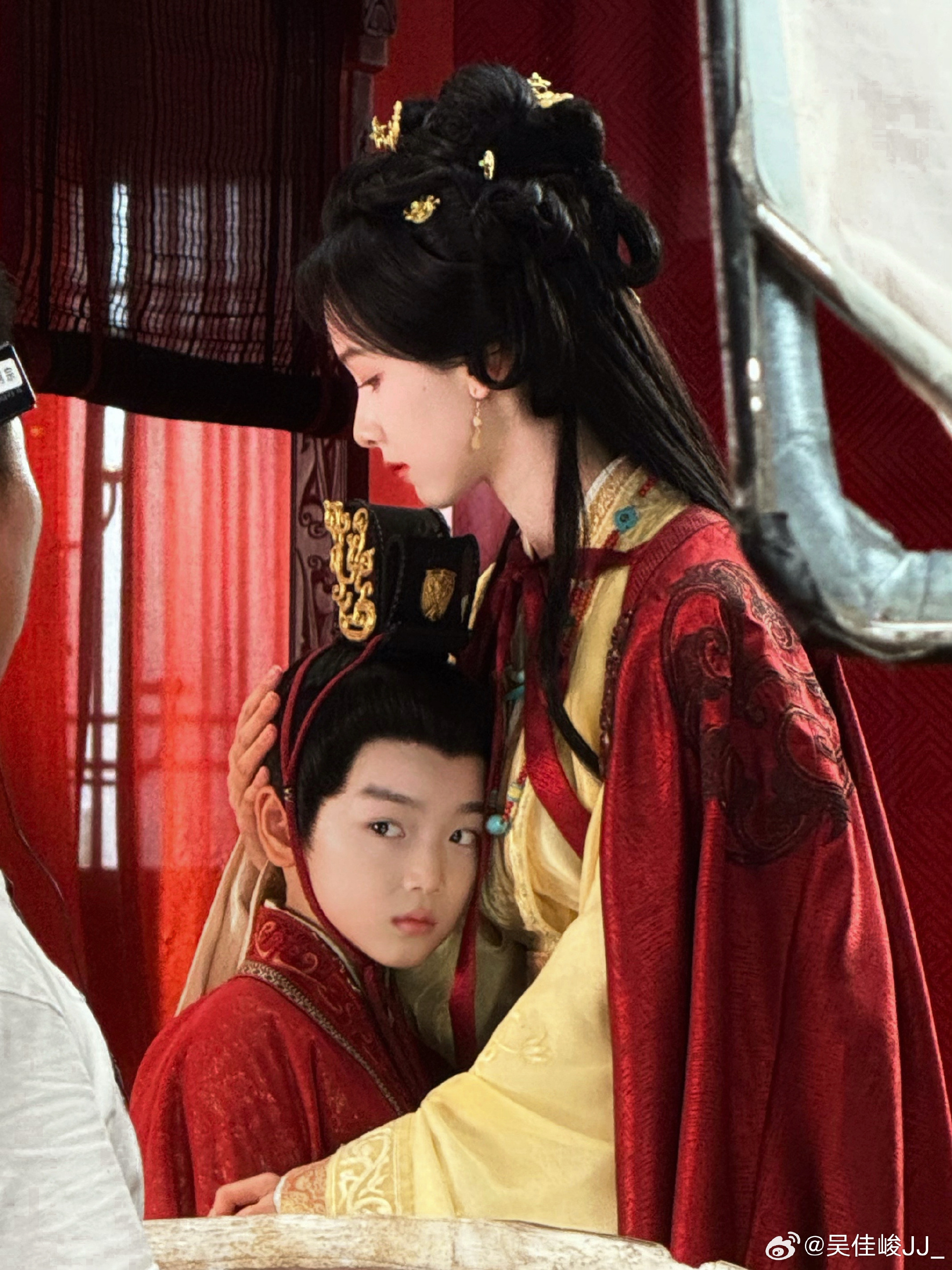 陸劇《翹楚》好看嗎！陳都靈、周翊然新劇４大亮點+２大槽點，主演飛升上桌超帶感？
