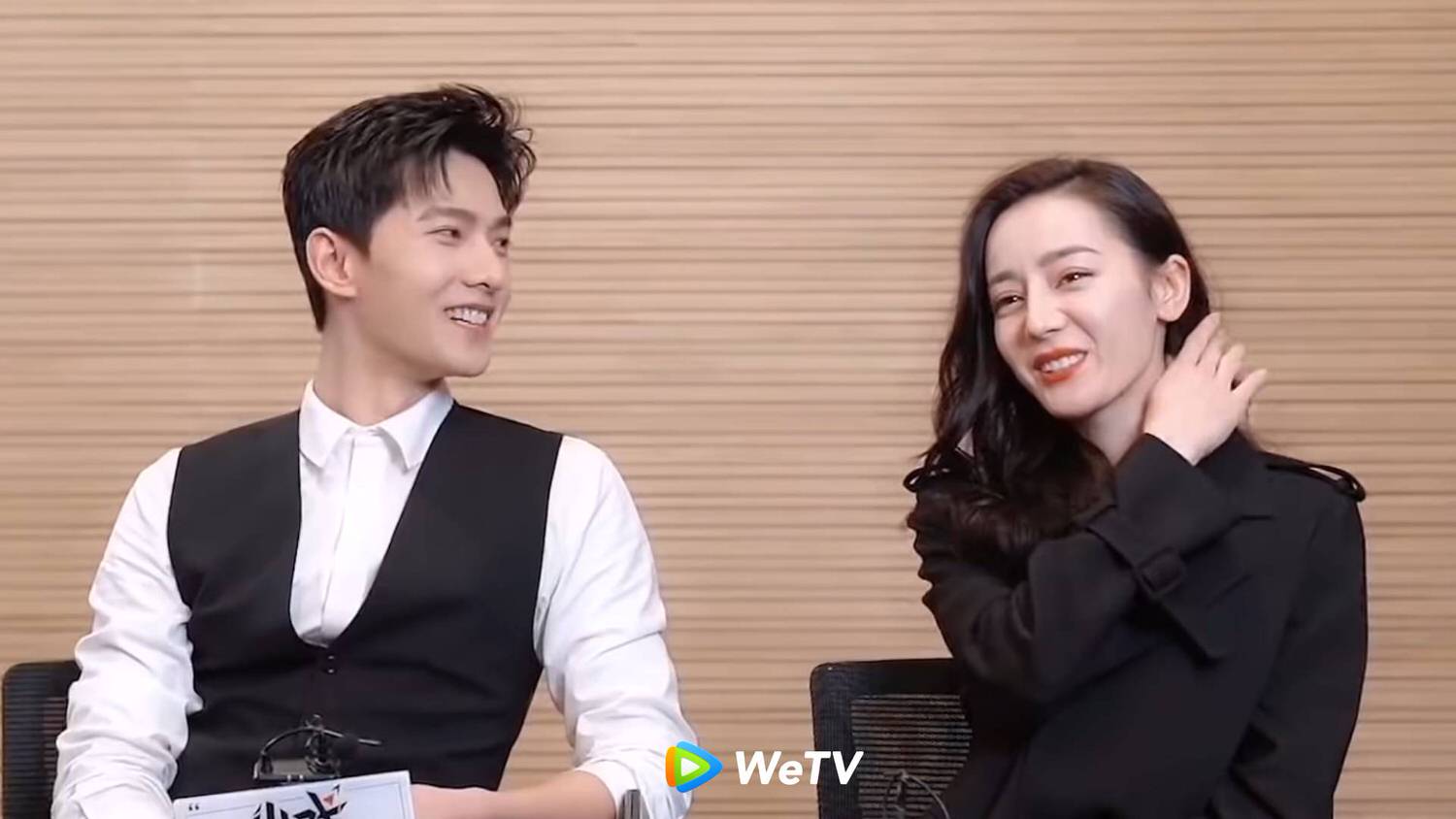 《你是我的榮耀》熱巴２度告白楊洋竟開虐！戲外這麼皮，網友求「原地結婚」！